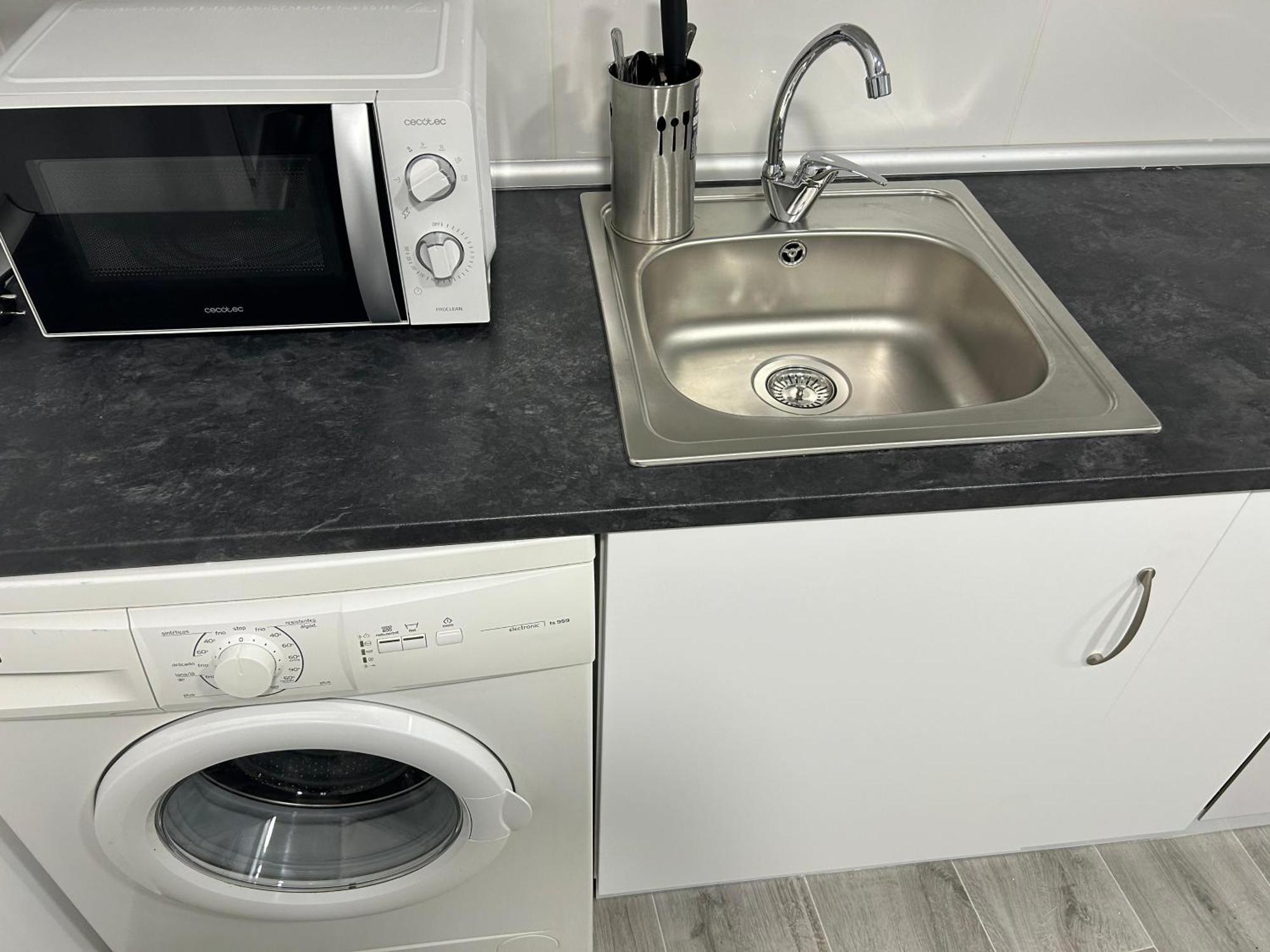 Apartament A Unos Pasos A Paseo Del Prado Madryt Zewnętrze zdjęcie
